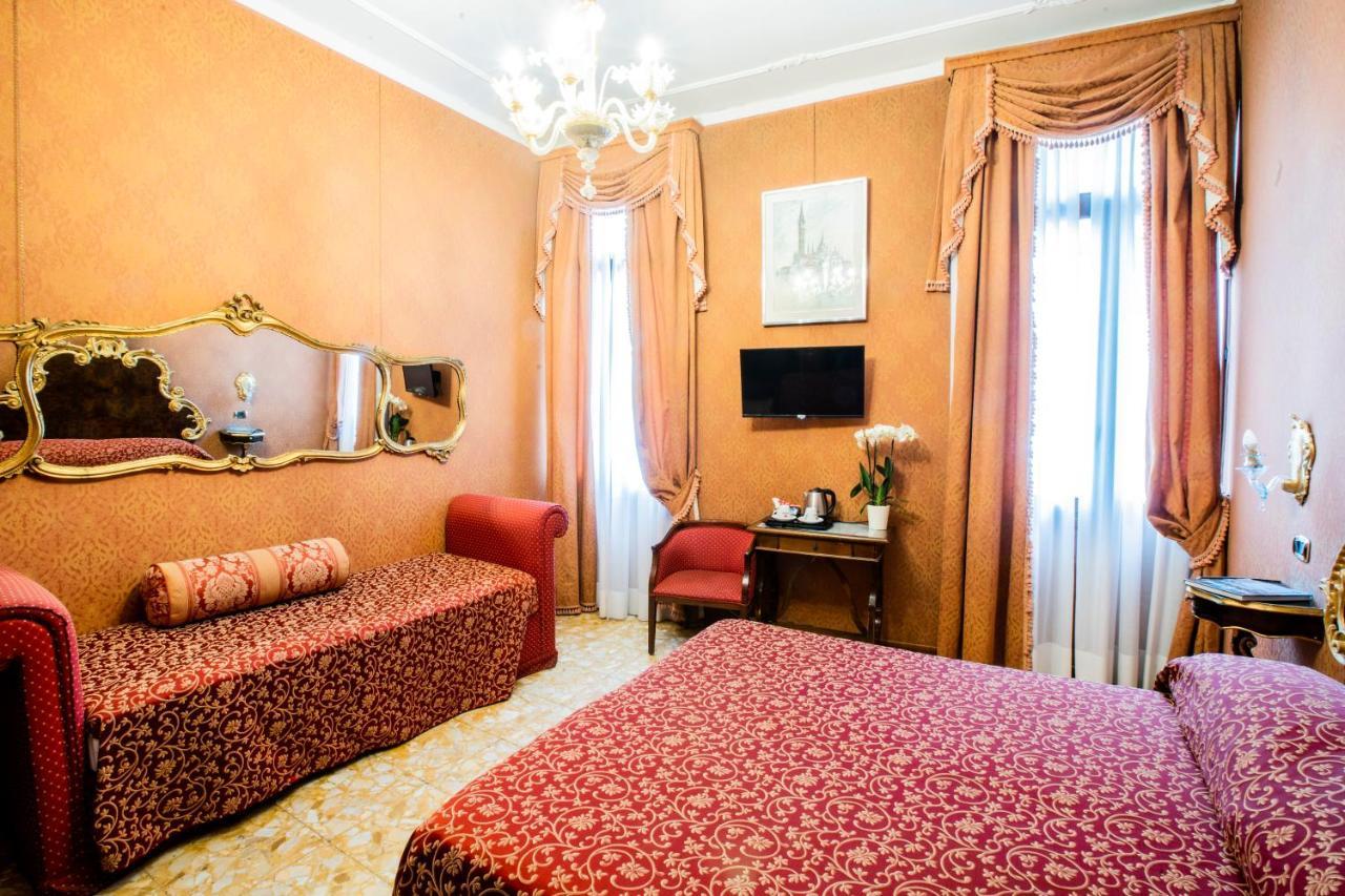 Hotel Ateneo Venesia Bagian luar foto