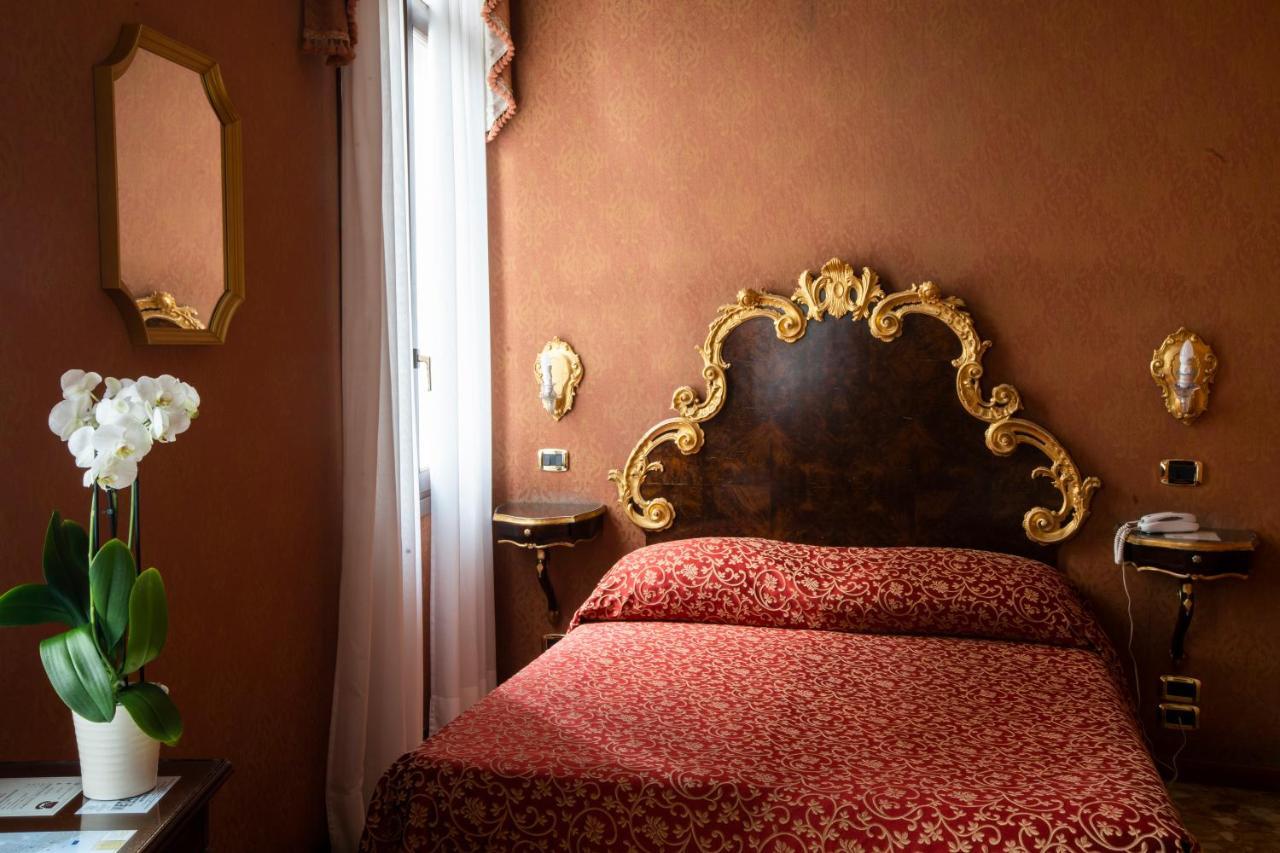 Hotel Ateneo Venesia Bagian luar foto