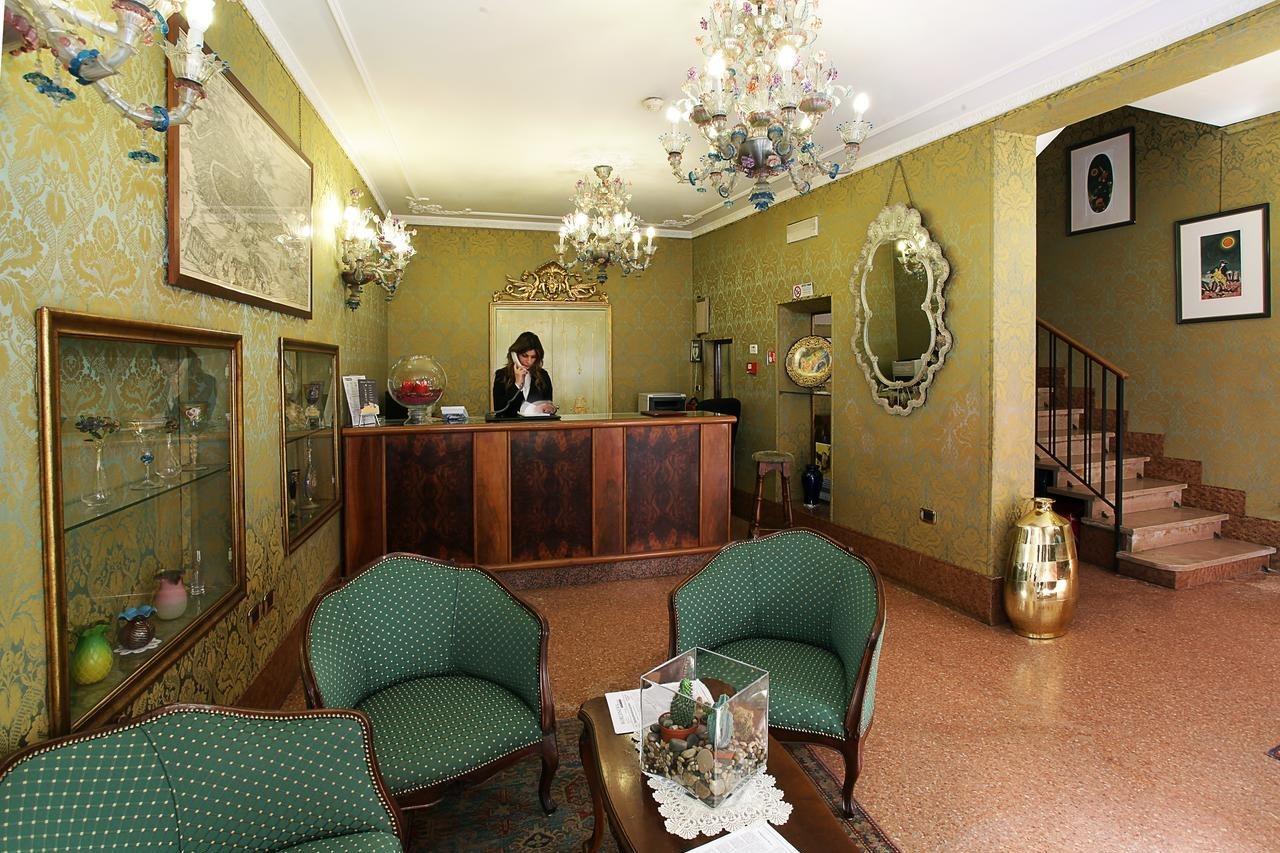 Hotel Ateneo Venesia Bagian luar foto