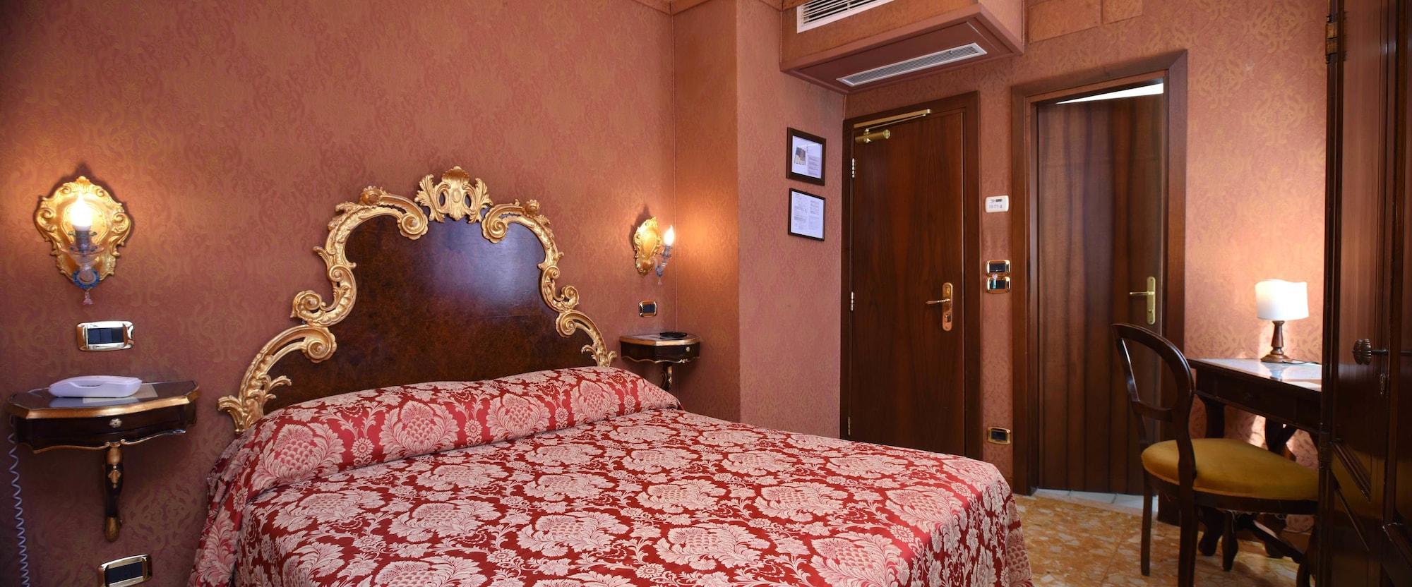 Hotel Ateneo Venesia Bagian luar foto