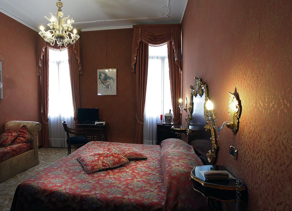 Hotel Ateneo Venesia Bagian luar foto
